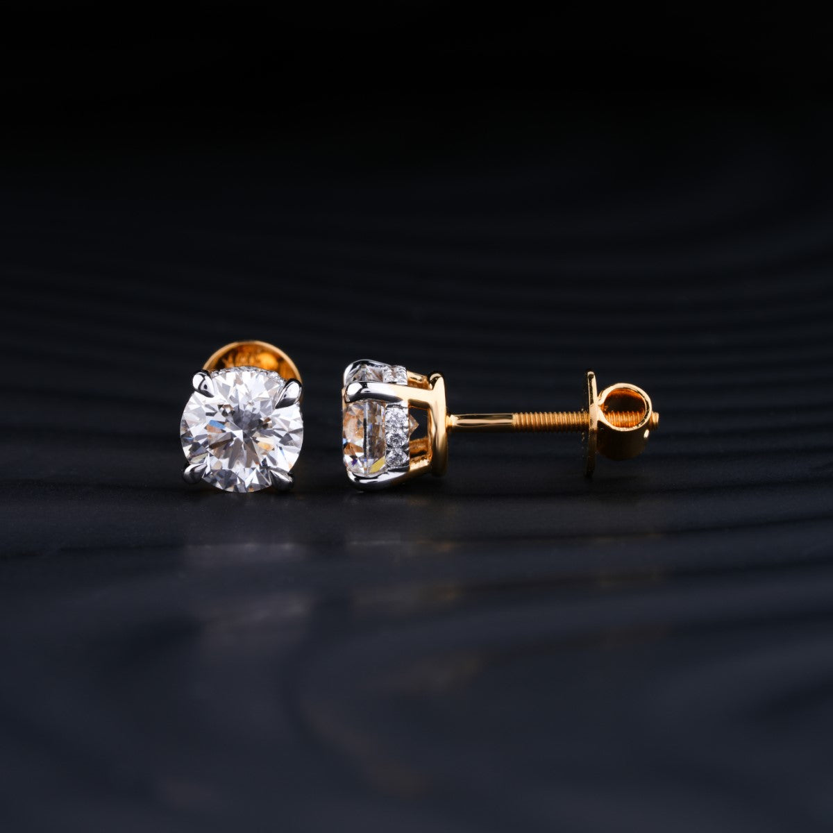 2 Carat Round Diamond Stud Earrings